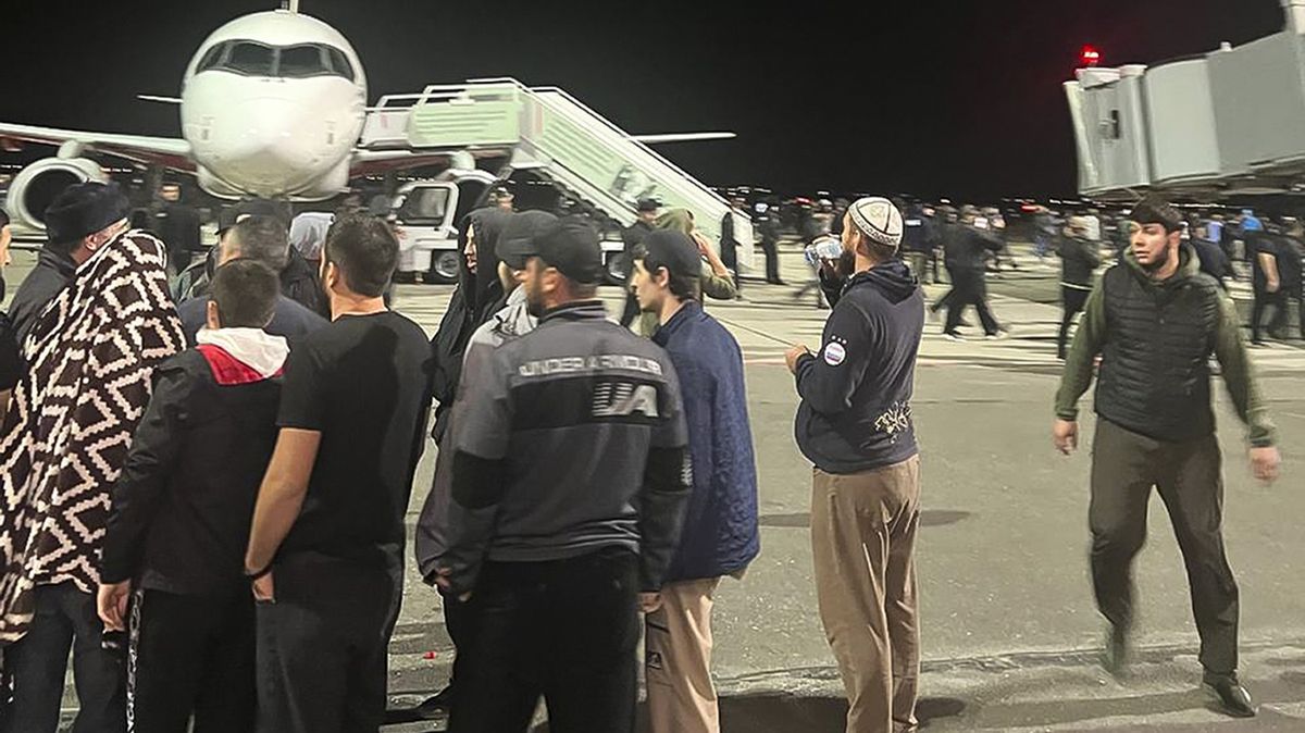 Za honem na Židy na letišti v Machačkale stojí Ukrajinci, tvrdí úřady